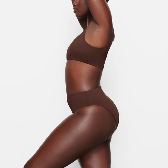 🤎 SKIMS Signature Swim Tank Bikini Top - NWT - Size M - Cocoa - Picture 3 of 5